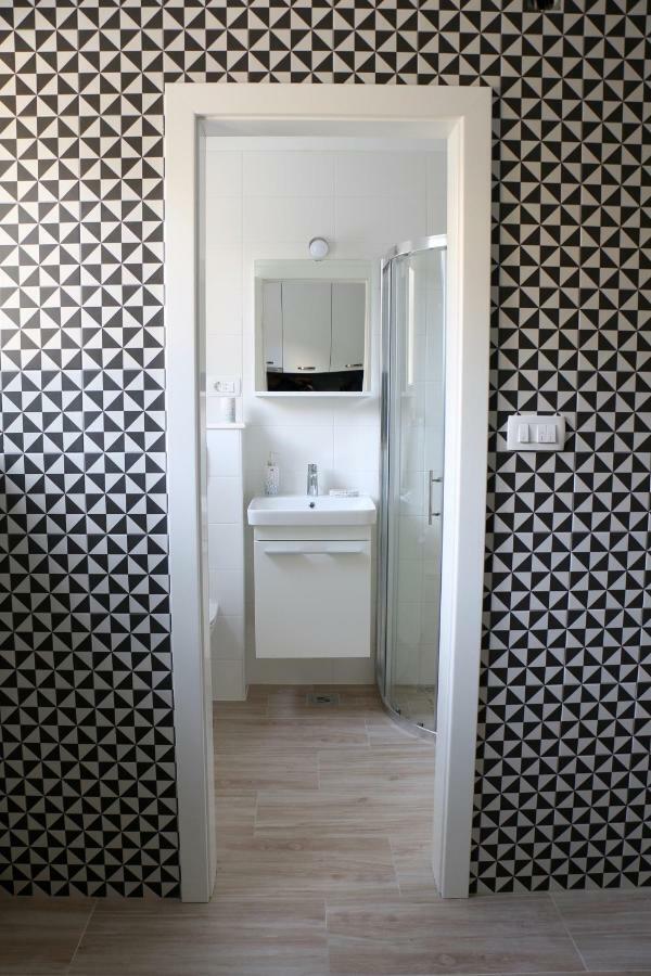 Velin Apartment